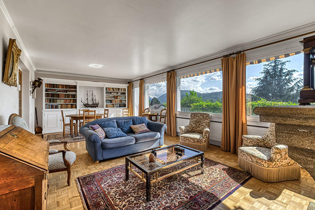 Photo Propriété rare à Annecy-le-Vieux, piscine, jardin, vue image 3/6