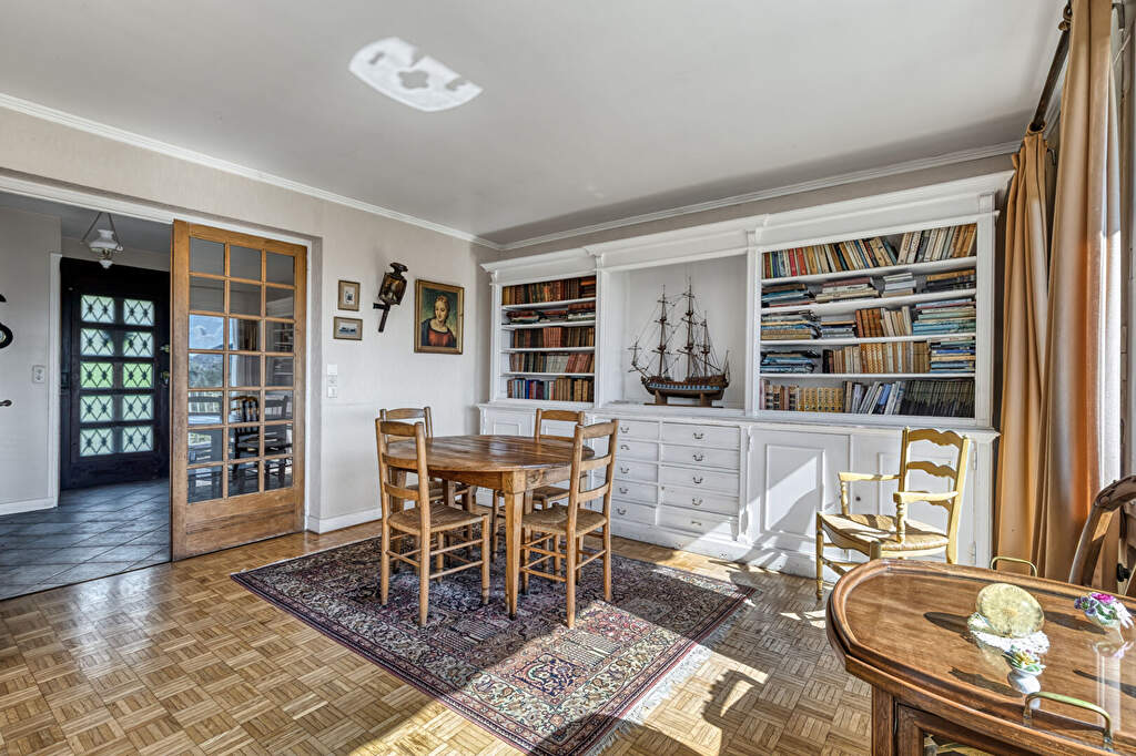 Photo Propriété rare à Annecy-le-Vieux, piscine, jardin, vue image 4/6