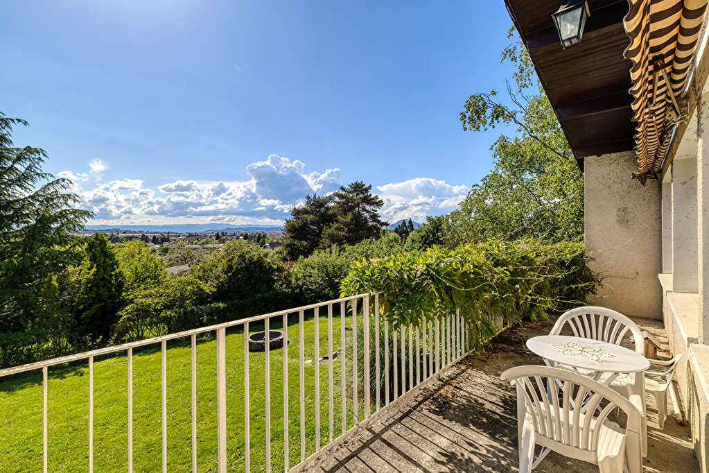 Photo Propriété rare à Annecy-le-Vieux, piscine, jardin, vue image 5/6