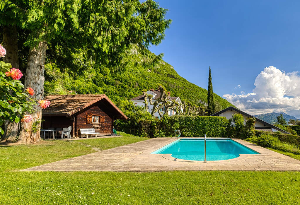 Photo Propriété rare à Annecy-le-Vieux, piscine, jardin, vue image 6/6