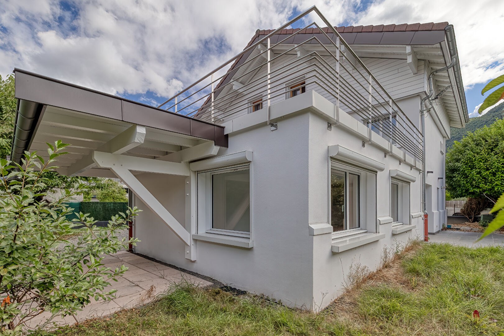 EXCLUSIVITE - ANNECY LE VIEUX (Albigny / Petit Port) Villa composée de 3 appartements