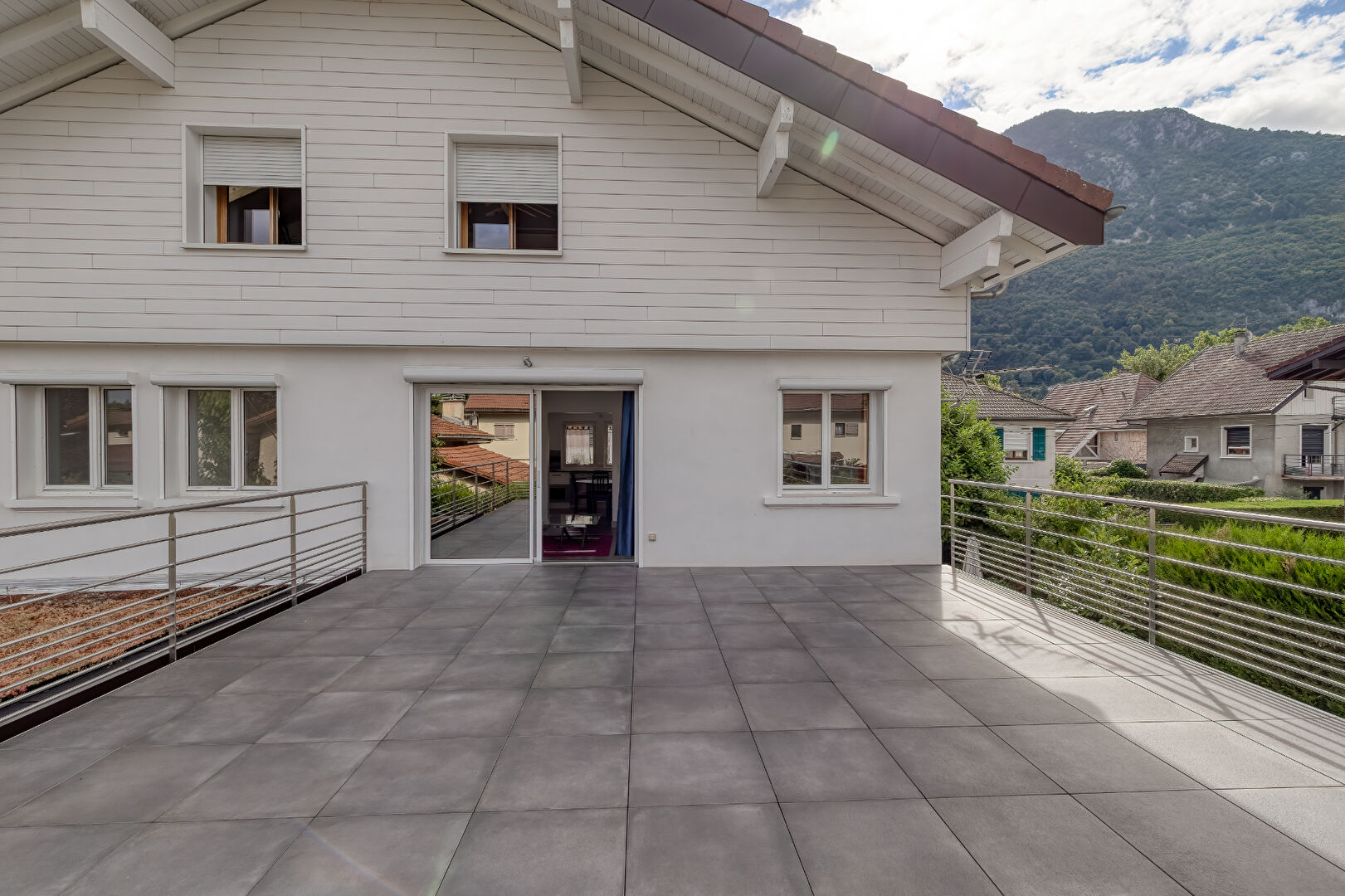 Photo EXCLUSIVITE - ANNECY LE VIEUX (Albigny / Petit Port) Villa composée de 3 appartements image 6/6