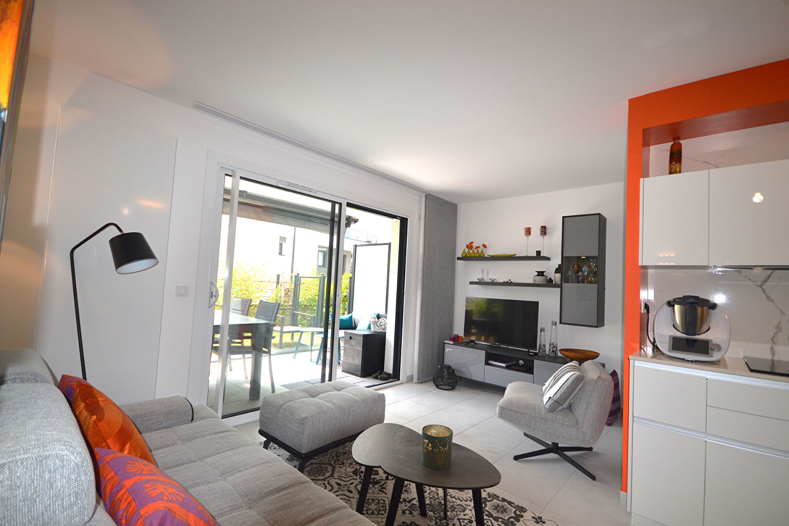 Agence immobilière de VALLAT IMMOBILIER ELEGANCE - VALLAT IMMOBILIER AIX LES BAINS