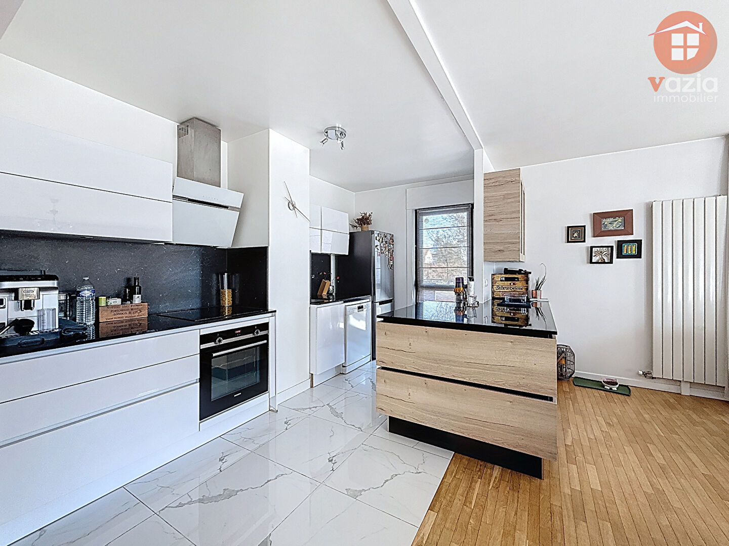 Photo Suresnes Proche Puteaux Appartement 4 pièces terrasse cave place de stationnement image 2/6