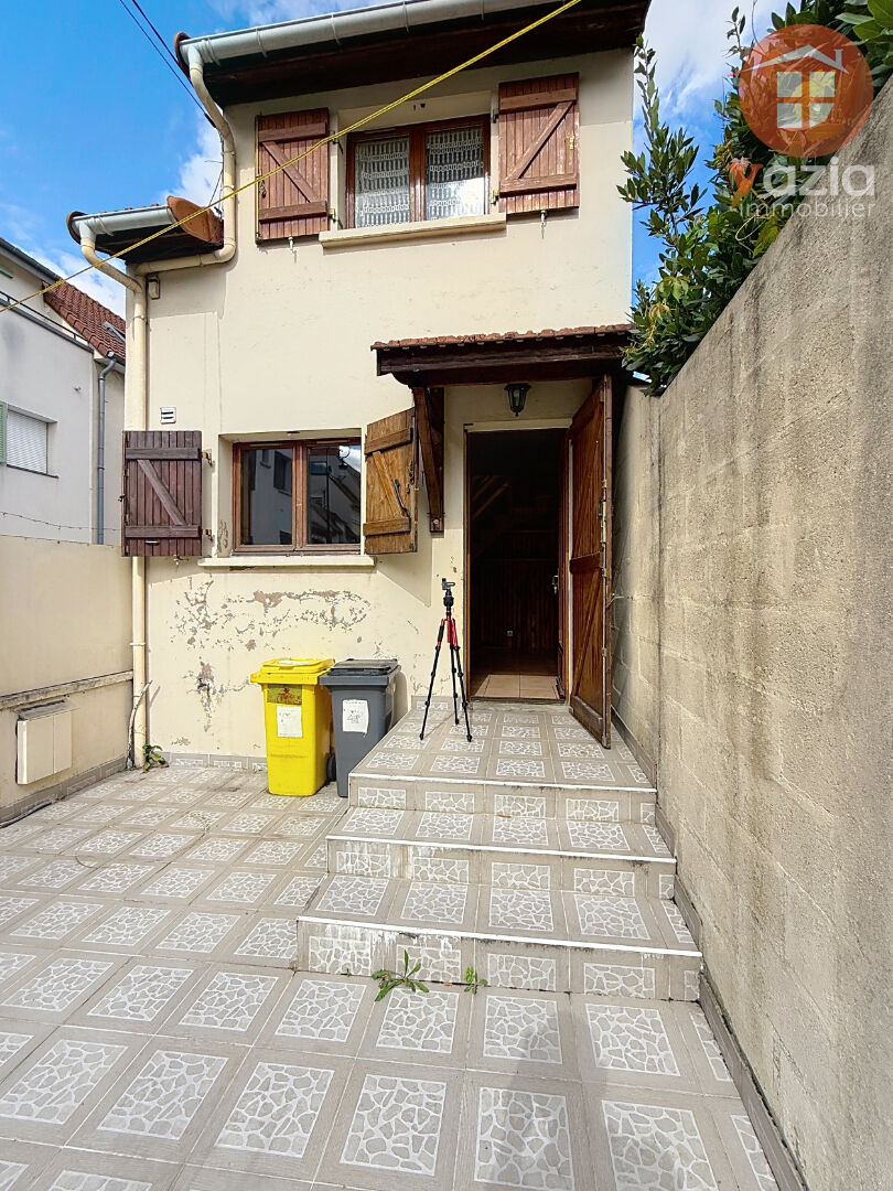 Puteaux Maisonnette  de 2 pièce(s) 25 m2 , terrasse, jardinet