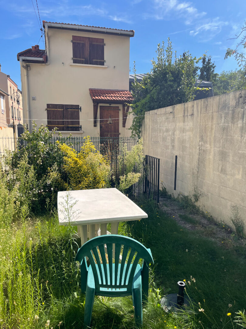 Photo Puteaux Maisonnette  de 2 pièce(s) 25 m2 , terrasse, jardinet image 2/5