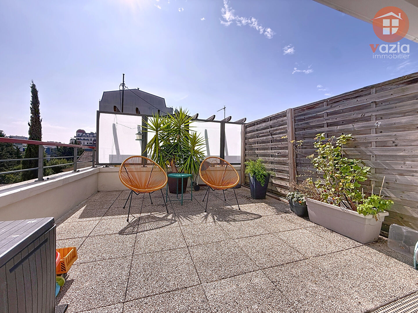 Proximité de L'éco-quartier de Puteaux, Appartement 3 pièces balcon, cave et lace de stationnementt