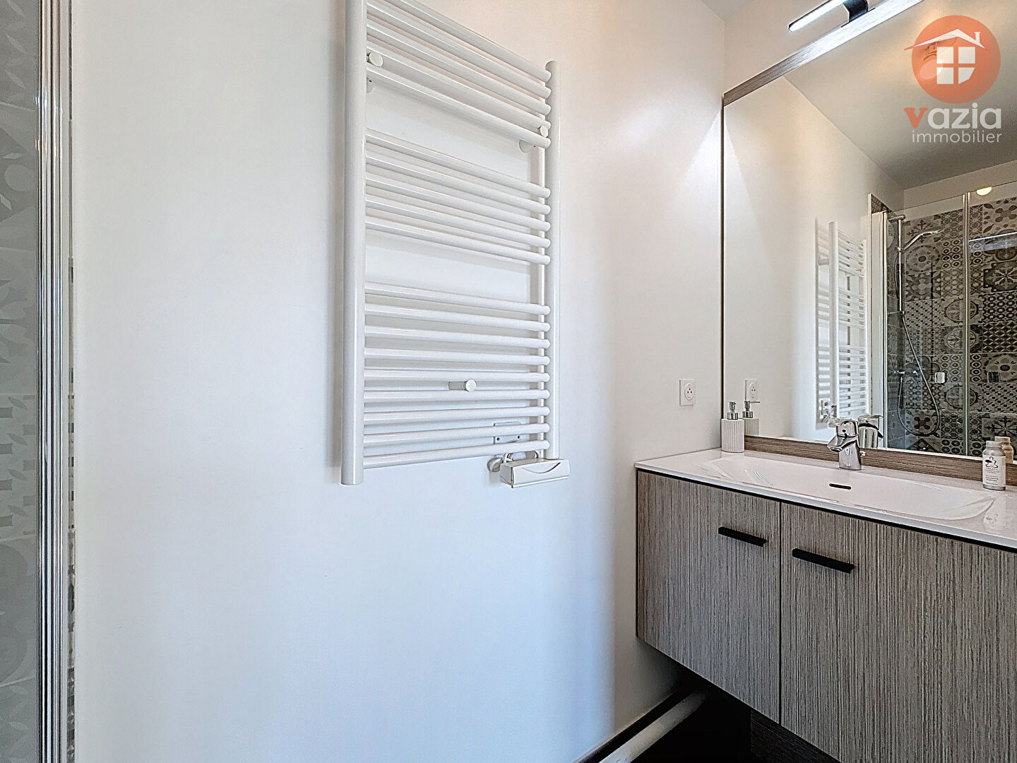 Photo Puteaux Appartement 4 pièces traversant avec vues dégagées, loggias place de stationnement image 6/6