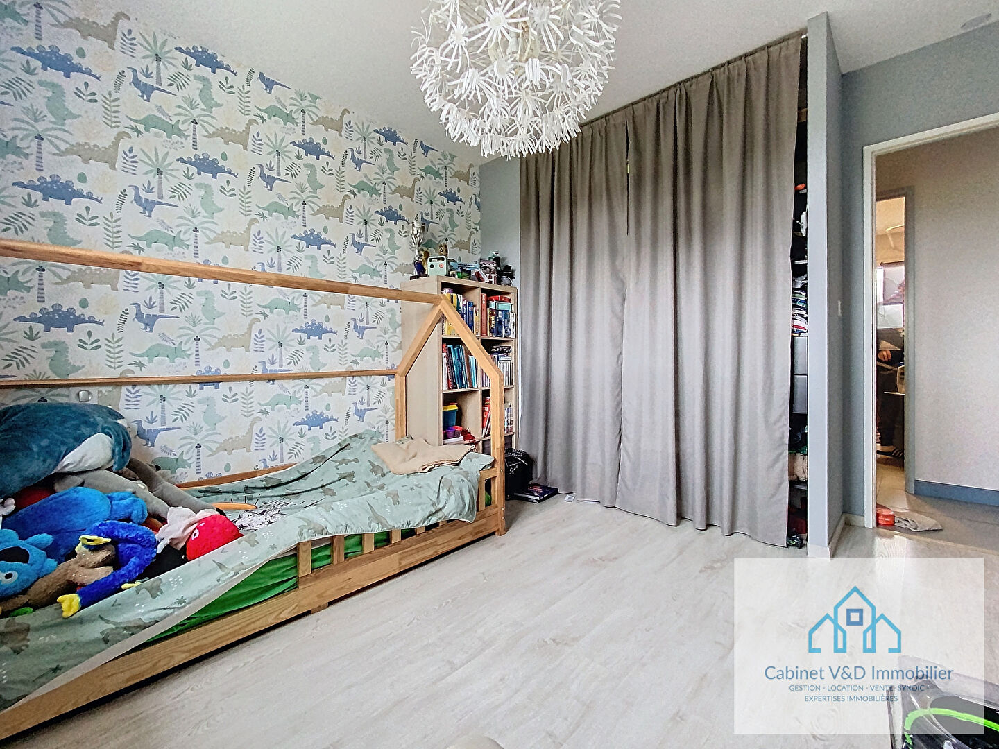 Photo Maison familiale T5 avec piscine et jardin arboré  à EAUNES image 5/6