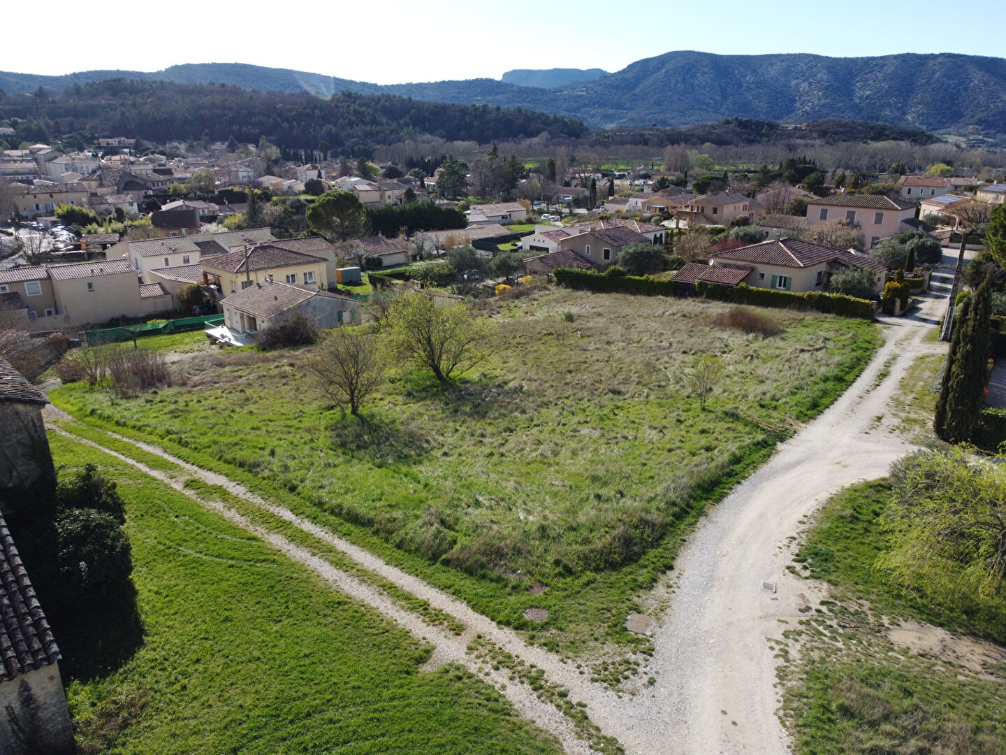 Photo Corps de ferme sur 5600m2 en zone constructible image 3/5