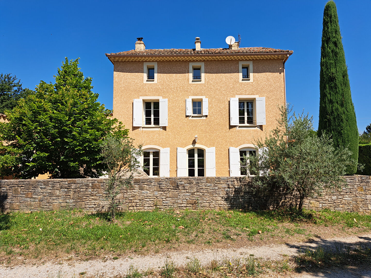 Agence immobilière de VENTOUX IMMOBILIER Malaucene - VENTOUX IMMOBILIER