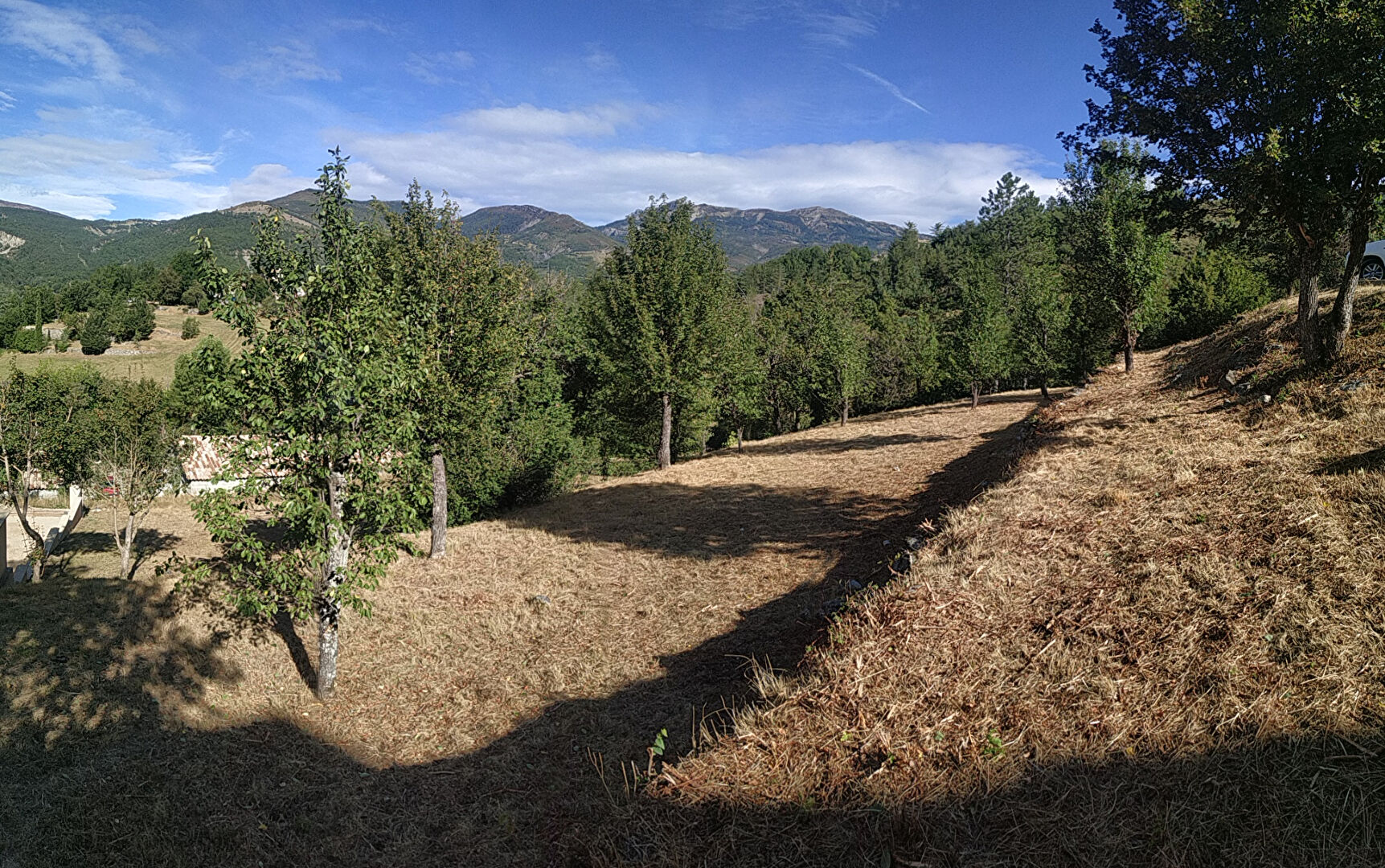 Photo TERRAIN A BATIR CASTELLANE env. 2126 m2 image 4/6