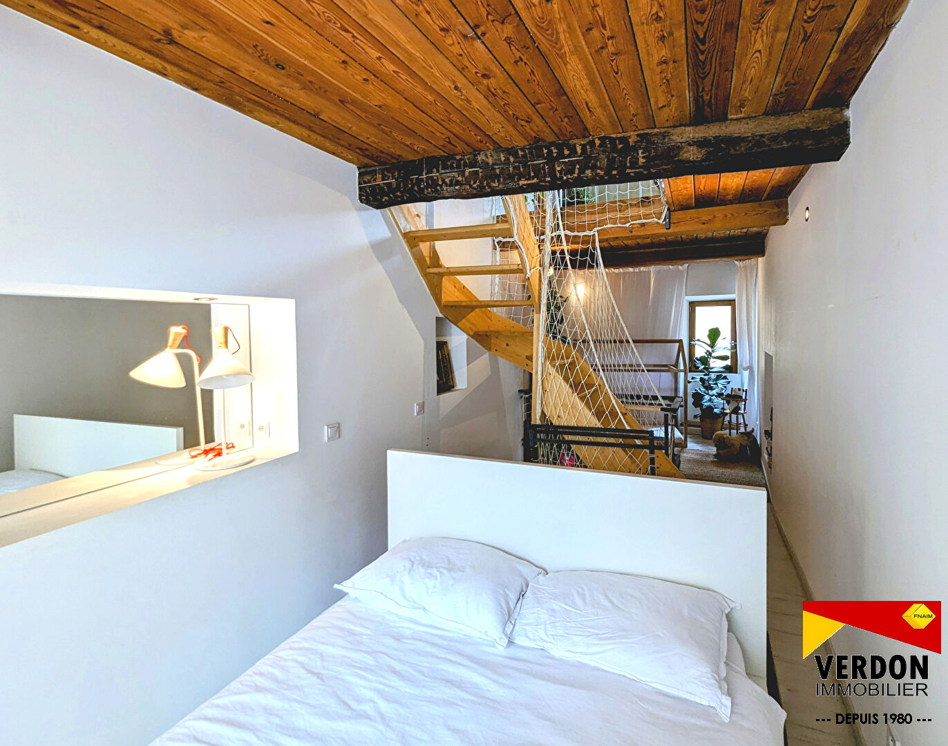 Photo MAISON DE VILLAGE ATYPIQUE AU COEUR DE ST ANDRE LES ALPES image 3/6