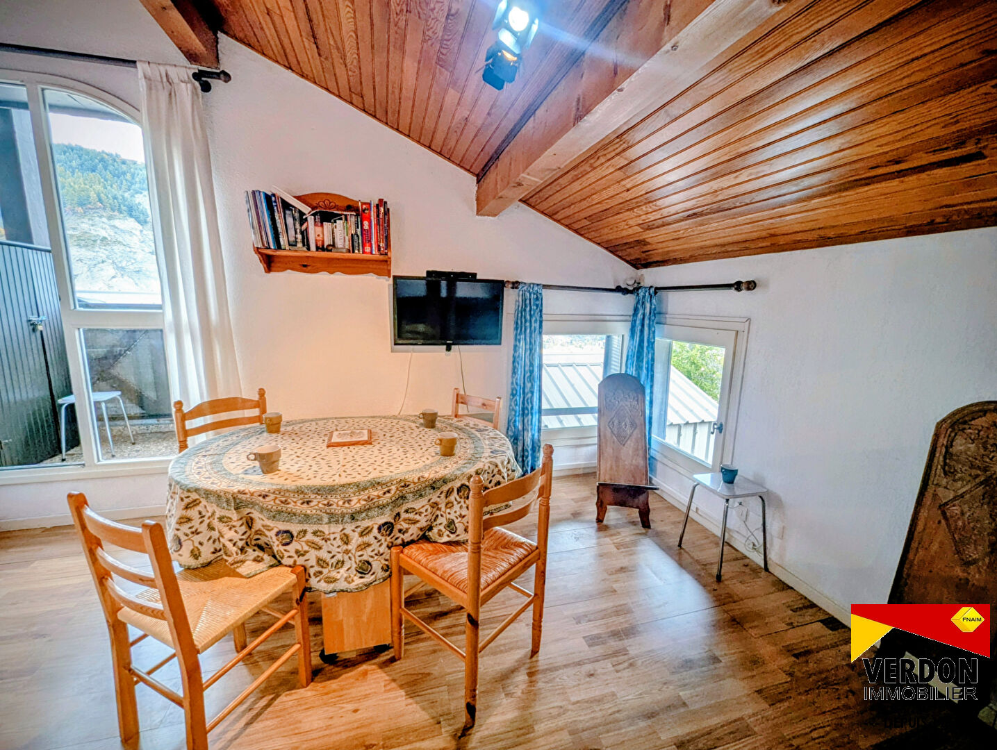 Photo STUDIO mezzanine atypique de + de 24 m². image 2/6