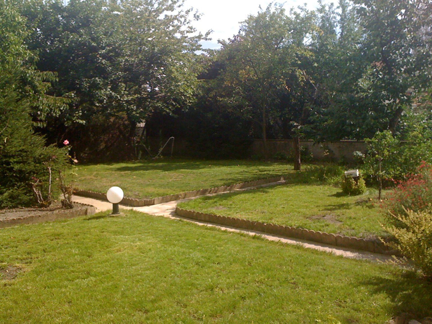 Photo Immeuble comprenant 6 lots image 2/6