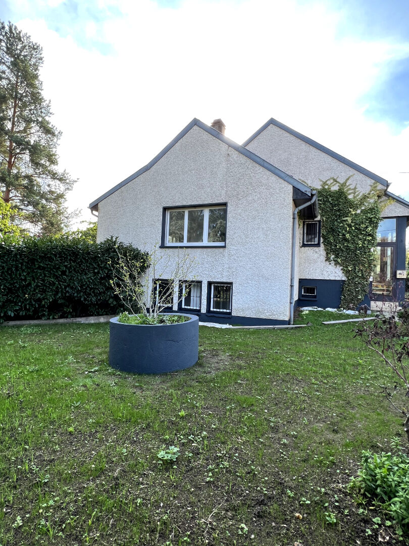 Photo Belle et spacieuse maison de 160m2 avec son grand terrain arboré de 837m² image 4/6