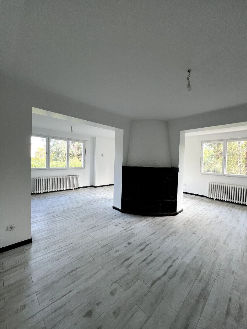 Photo Belle et spacieuse maison de 160m2 avec son grand terrain arboré de 837m² image 5/6