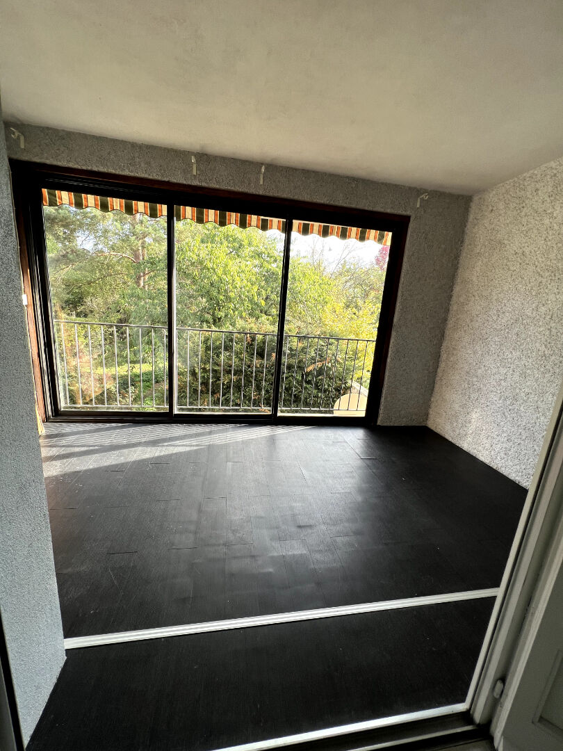 Photo Belle et spacieuse maison de 160m2 avec son grand terrain arboré de 837m² image 6/6