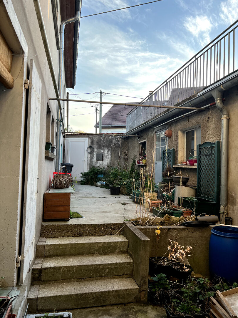 Photo Belle et grande maison de village de 220m2 avec extérieur et garages image 3/6