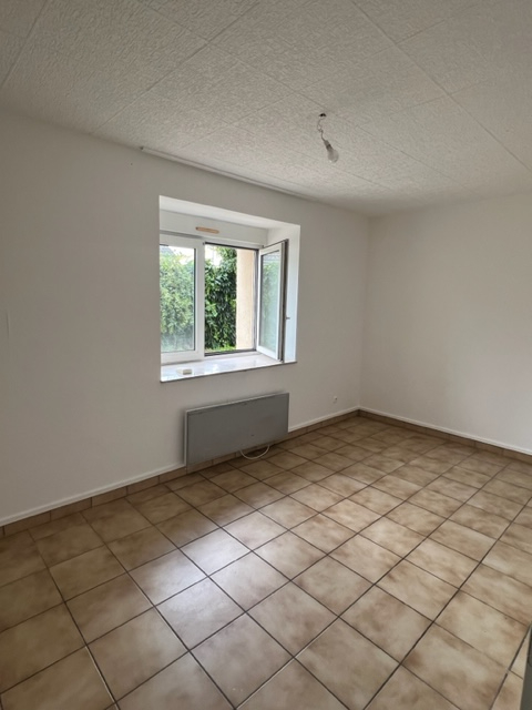 Photo Bel appartement plein pied t2 de 60m2 sur le secteur recherché de Cuvry image 3/6