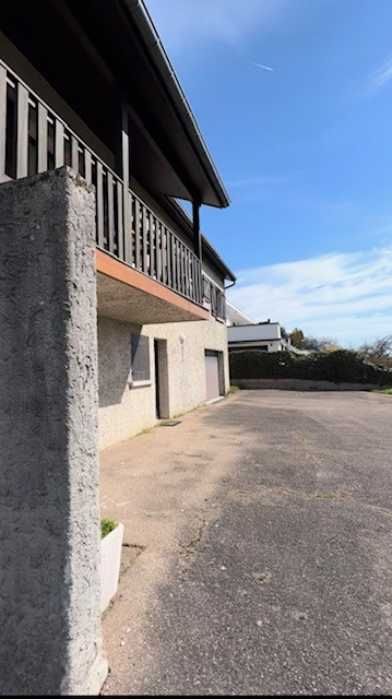 Photo Belle maison dans les hauteurs de Metz avec grand jardin image 4/6