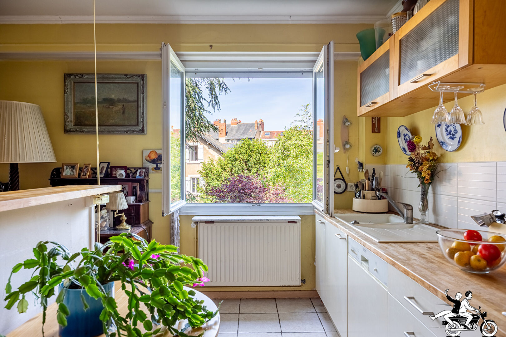 Photo TYPE 3 - DPE D - PRESTATIONS COMPLÈTES : BALCON, ASCENSEUR, GARAGE ET STATIONNEMENT image 1/6