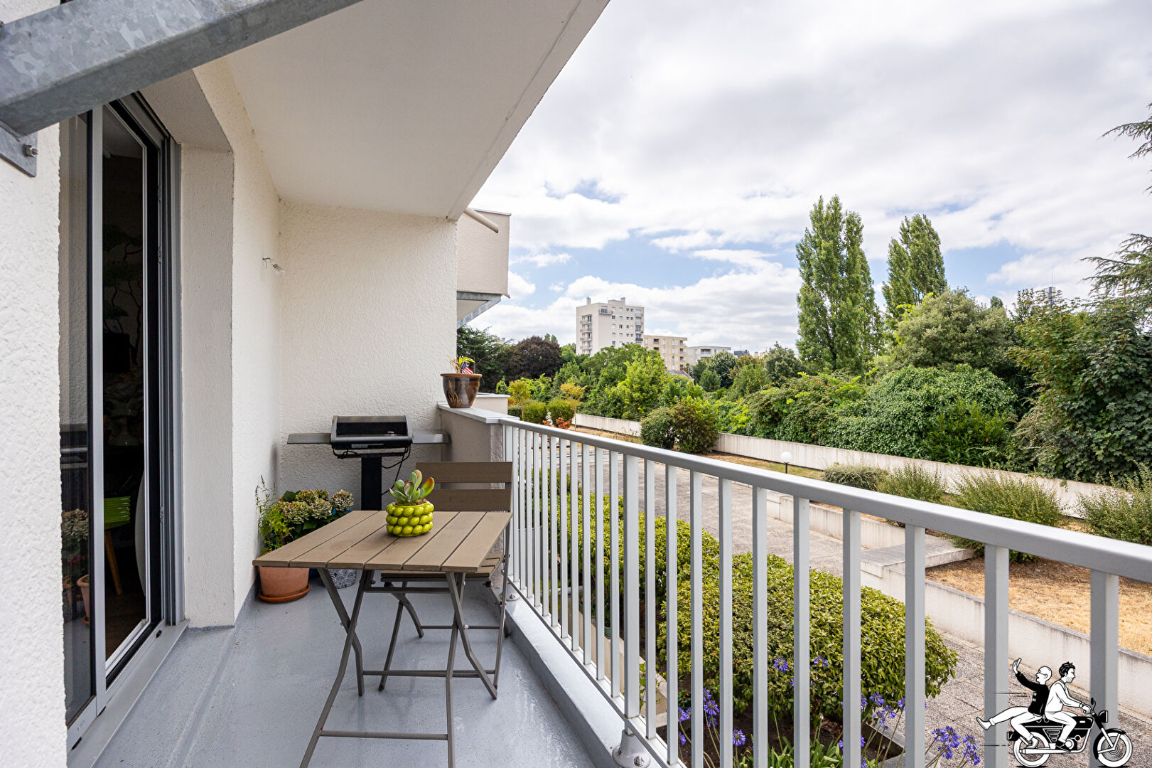 Photo CALME ABSOLU - T4 TOUT CONFORT - BALCON SPACIEUX - CAVE - DEUX STATIONNEMENTS image 3/6