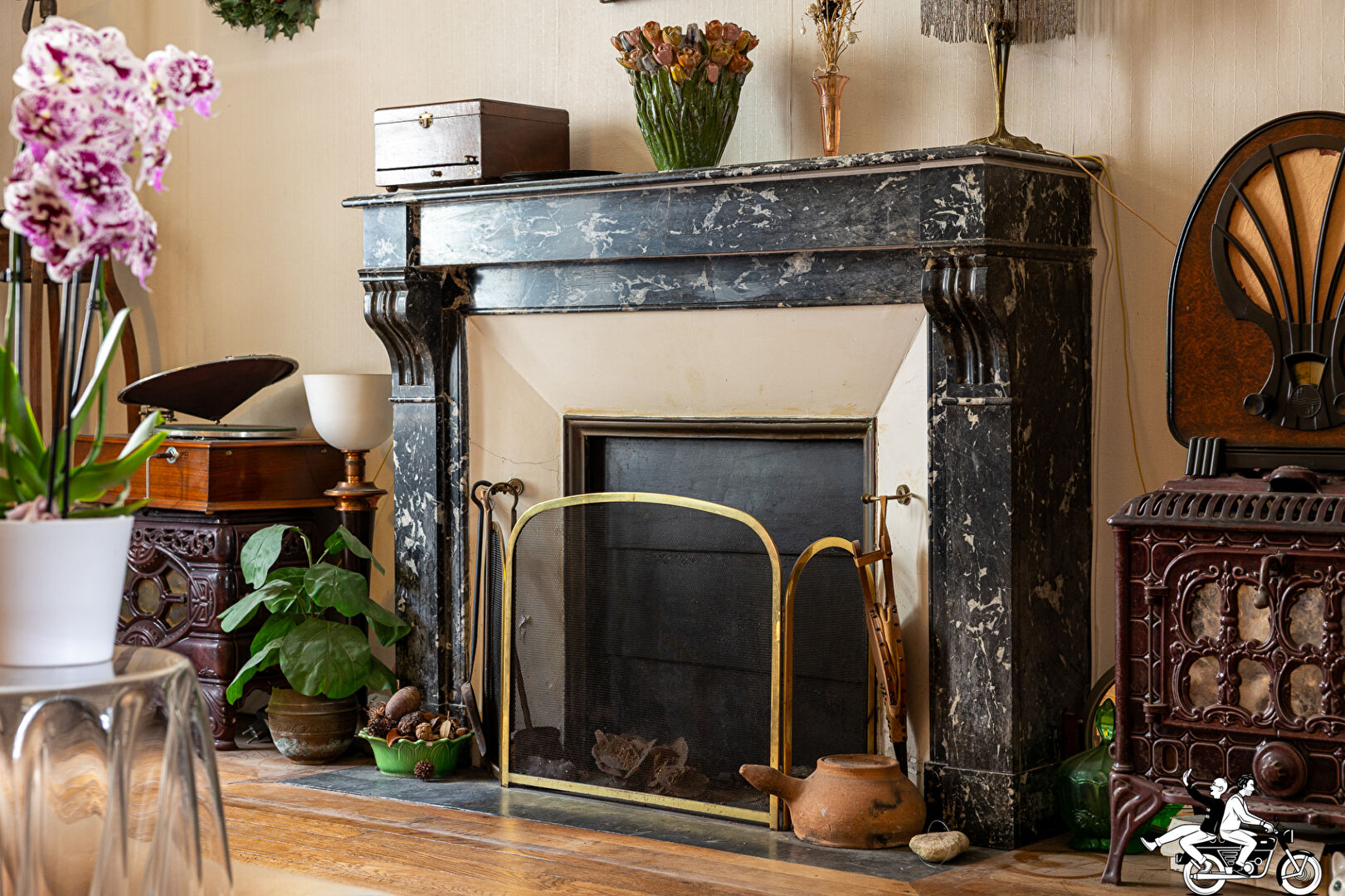 MAISON CHARME DE L'ANCIEN - ENTRE VIARME ET MONSELET - ADRESSE RARE - PASSAGE PRIVÉ - JARDIN - GARAGE - DÉPENDANCE