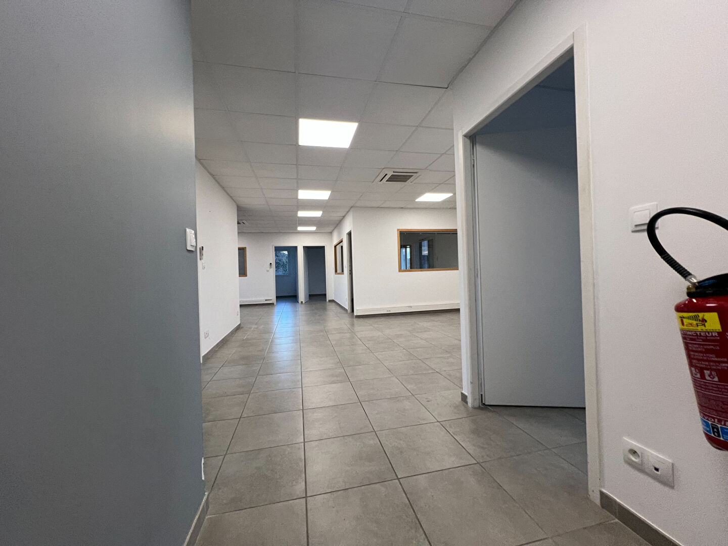 Photo LOCAUX COMMERCIAUX - ETOILE-SUR-RHONE image 5/6