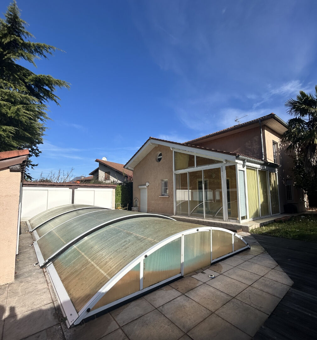 Photo (38) Sassenage - Villa 148 m², 4 CH, terrain 510 m², piscine image 2/6