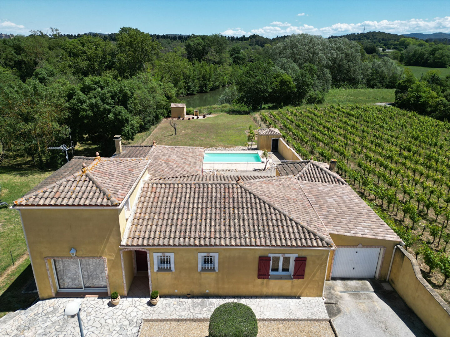 REF – YELLOW – CARCASSONNE – Maison 125m² hab – 3 chambres – Garage – Piscine – Jardin