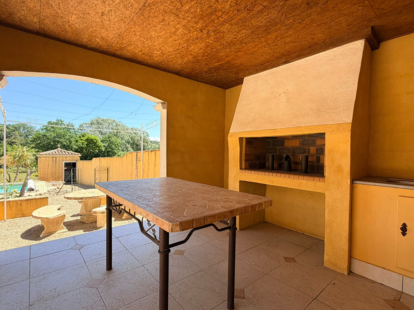 REF – YELLOW – CARCASSONNE – Maison 125m² hab – 3 chambres – Garage – Piscine – Jardin