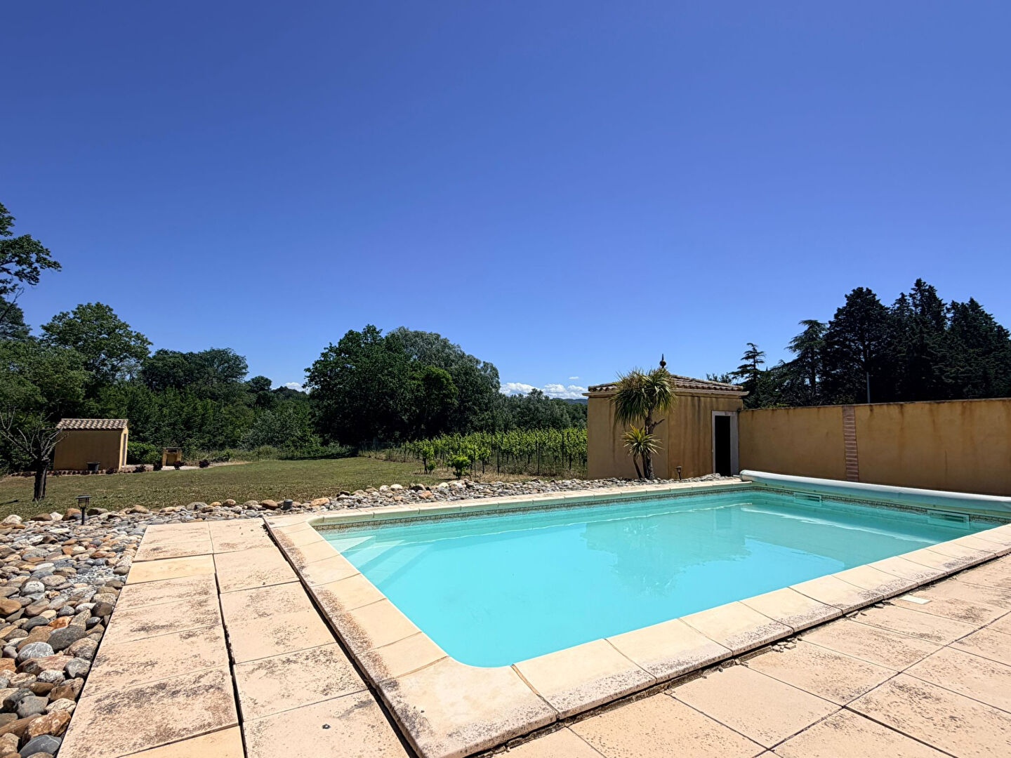 REF – YELLOW – CARCASSONNE – Maison 125m² hab – 3 chambres – Garage – Piscine – Jardin