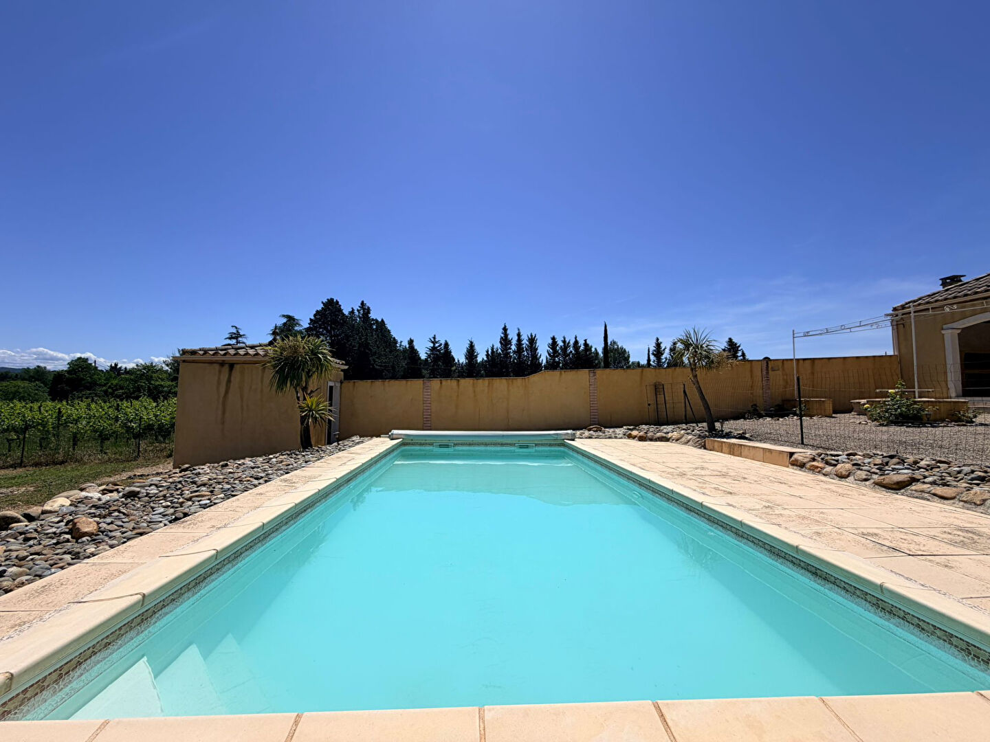 REF – YELLOW – CARCASSONNE – Maison 125m² hab – 3 chambres – Garage – Piscine – Jardin