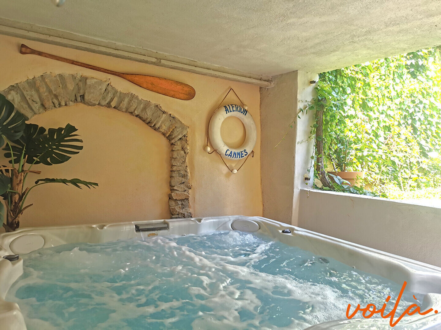 Photo Ref: LESCELLIERS- CARCASSONNE- ELEGANT - MAISON 4 CH -JACCOUZI - 311  m2 image 3/6