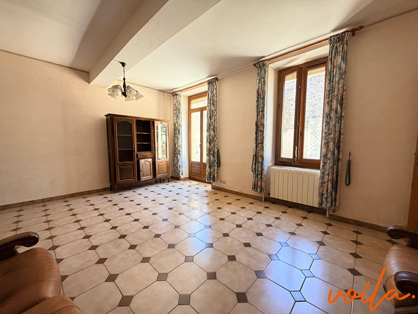REF – ART DE VIVRE – 15 min Carcassonne – Maison 170m² hab – 5 chambres – 2 garages – Jardin
