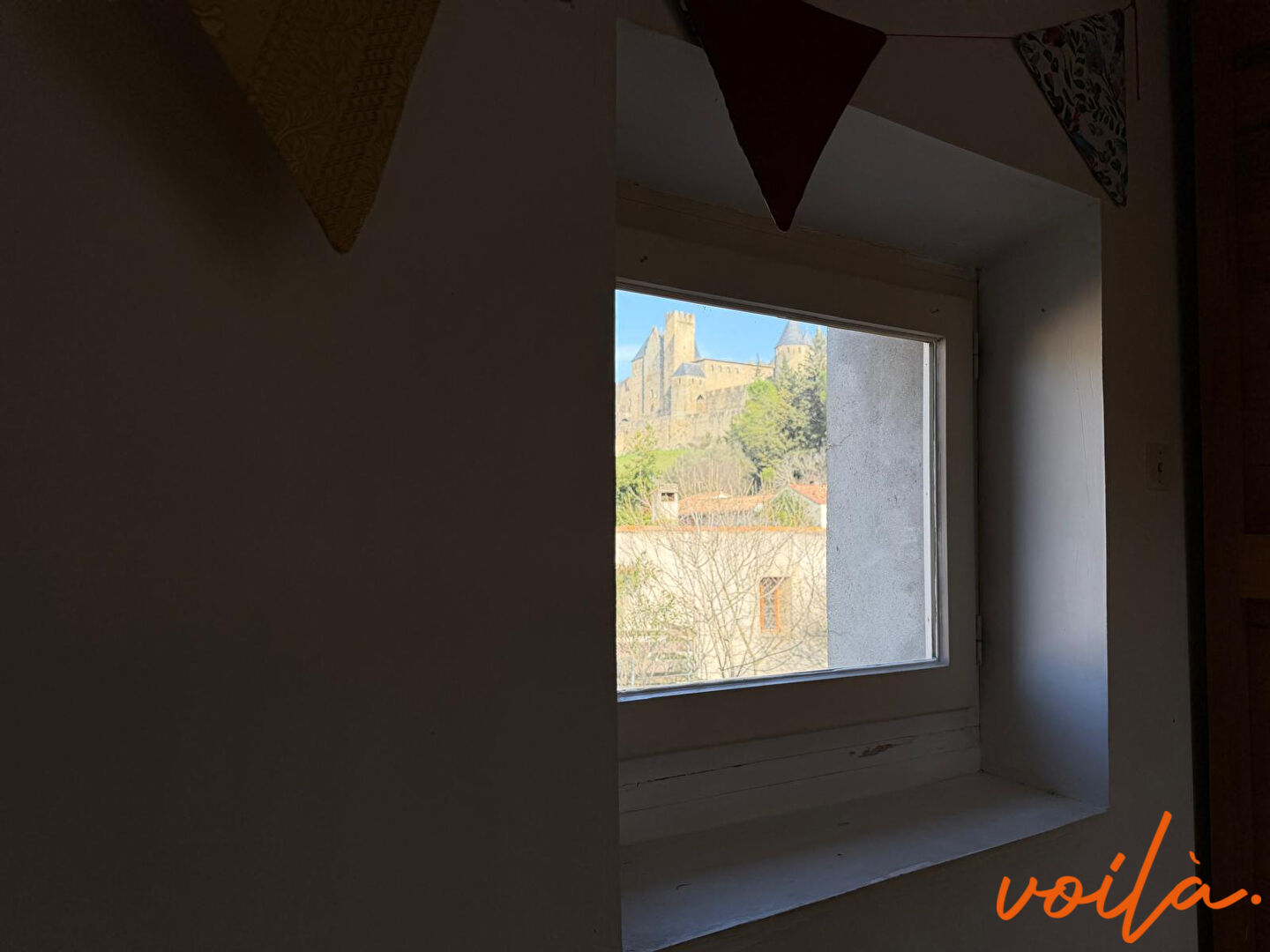 REF – NOBLESSE – CARCASSONNE – secteur CITE – Maison 110m² habitables – 3 niveaux – 4 chambres