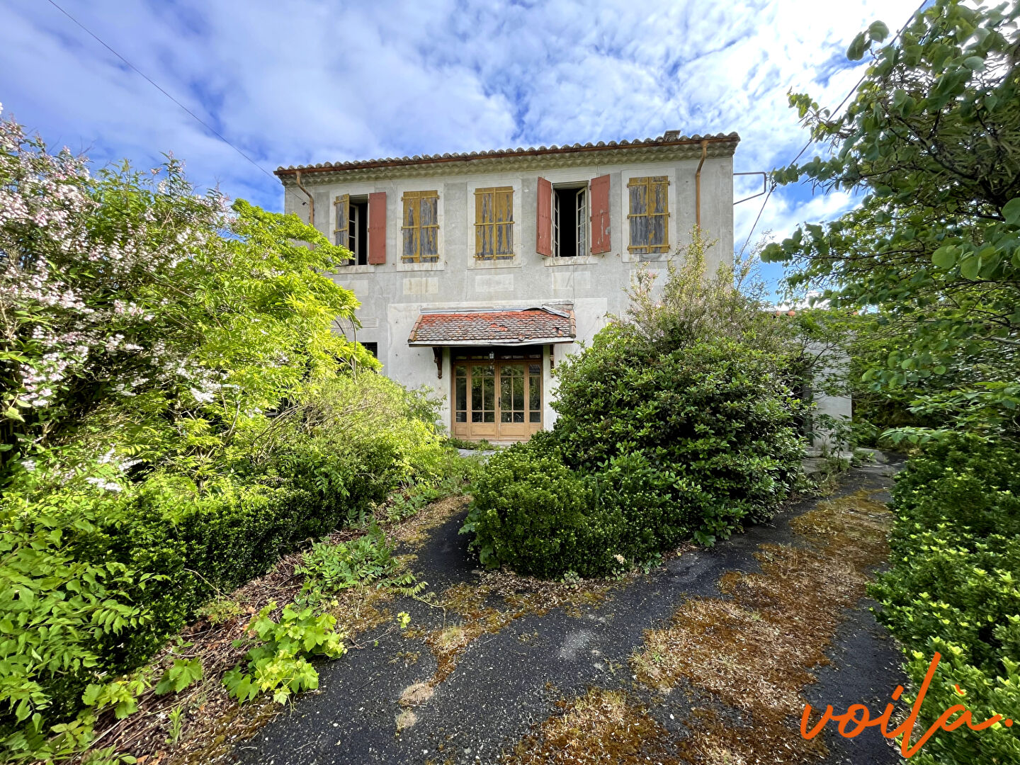 Réf « Intattendu 4 » – Carcassonne Est 10 min . – Maison de maître avec jardin – dépendances  (Surface utile de plus de 450m2) à rénover