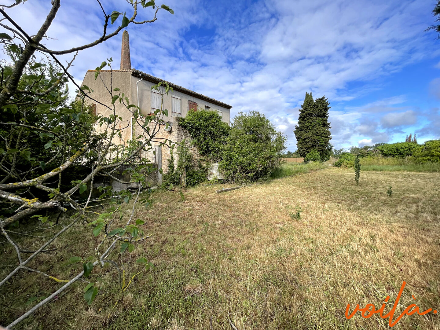 Réf « Intattendu 4 » – Carcassonne Est 10 min . – Maison de maître avec jardin – dépendances  (Surface utile de plus de 450m2) à rénover