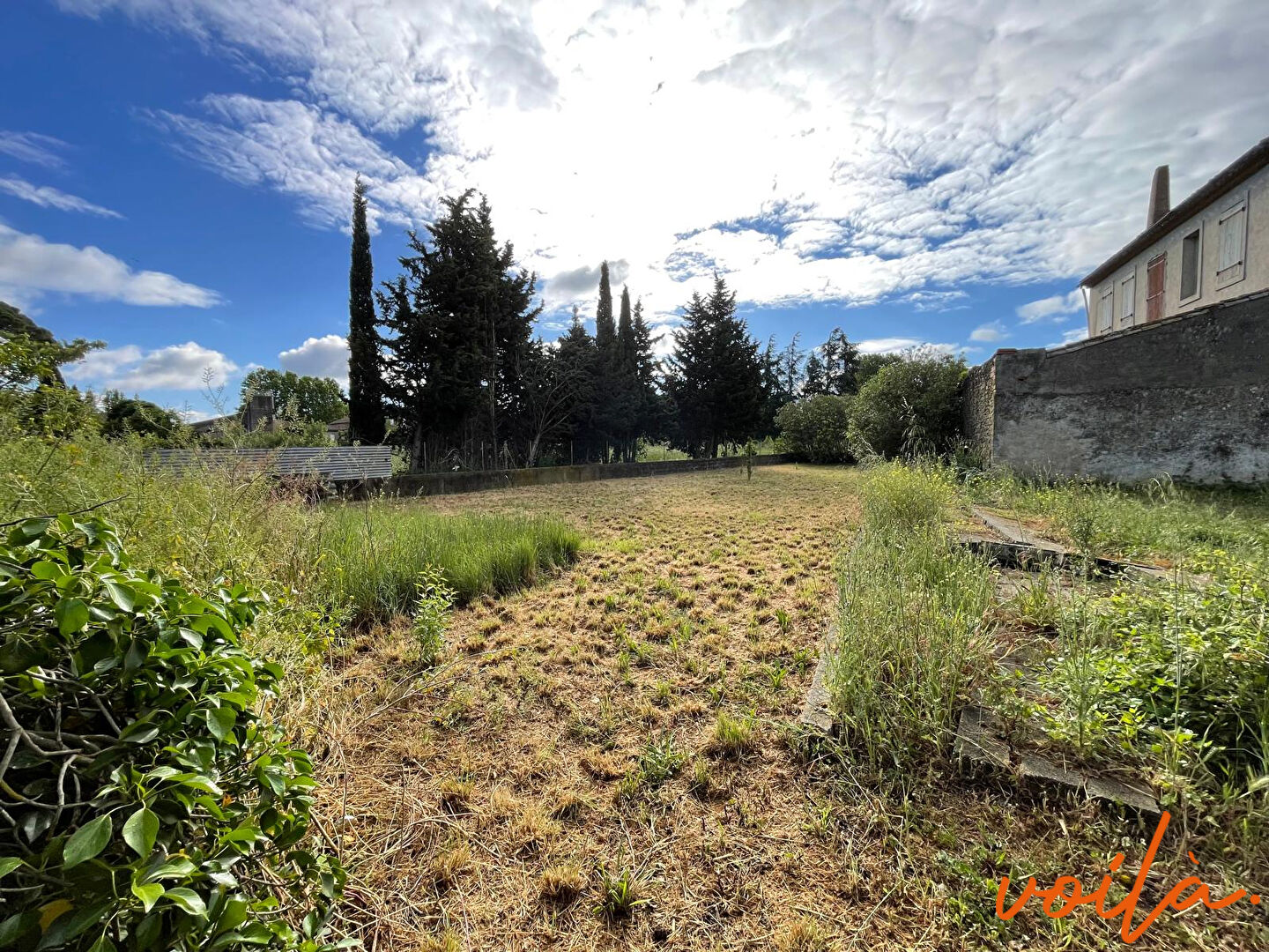 Réf « Intattendu 4 » – Carcassonne Est 10 min . – Maison de maître avec jardin – dépendances  (Surface utile de plus de 450m2) à rénover