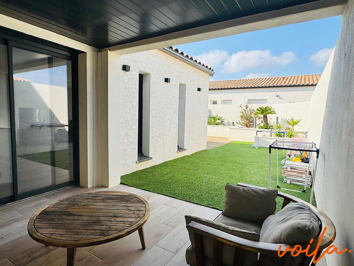 REF : YUVA – 5 MN CARCASSONNE – MAISON PLAIN PIED 3 CHAMBRES – GARAGE – PISCINE – JARDIN