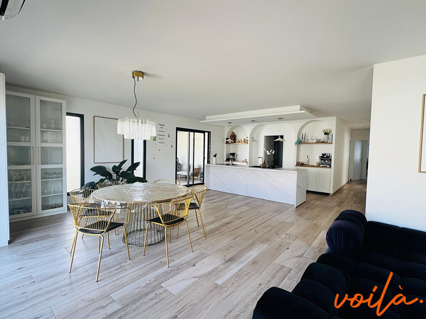 REF : YUVA – 5 MN CARCASSONNE – MAISON PLAIN PIED 3 CHAMBRES – GARAGE – PISCINE – JARDIN