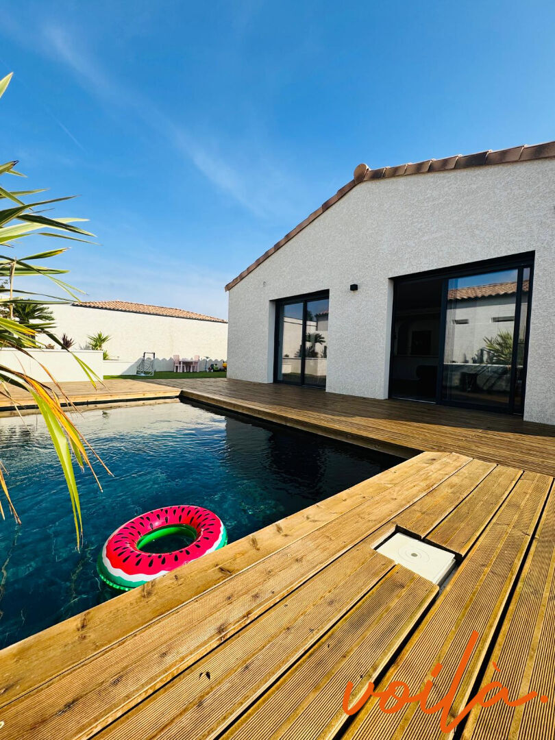 REF : YUVA – 5 MN CARCASSONNE – MAISON PLAIN PIED 3 CHAMBRES – GARAGE – PISCINE – JARDIN
