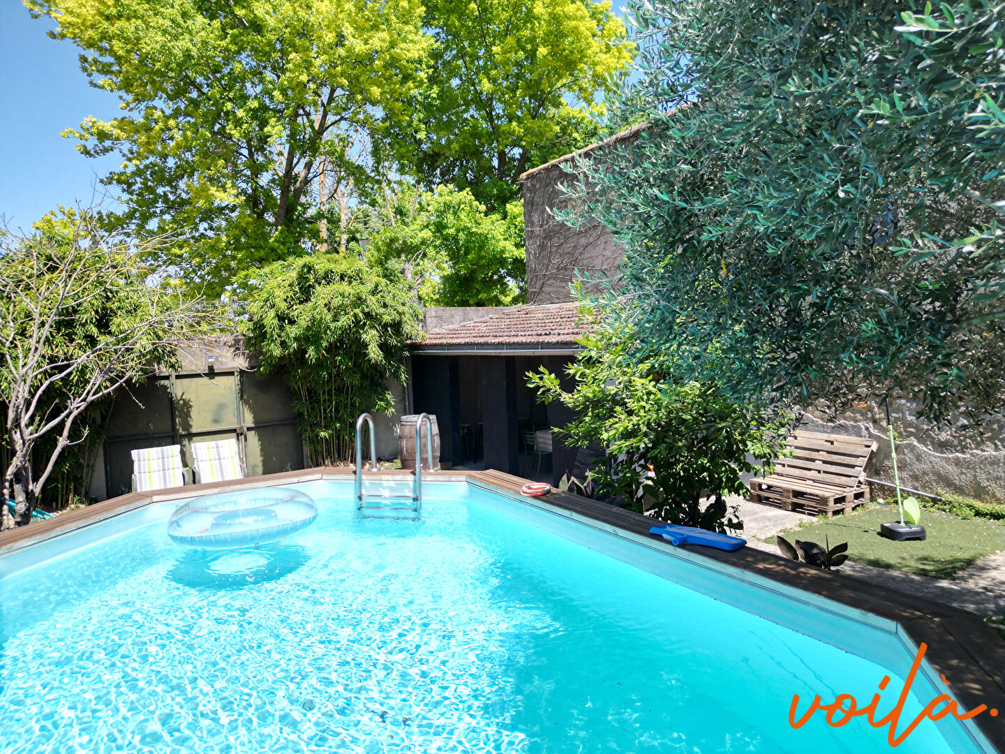 REF – CACHET – Maison 193m2 – 4 ch (poss 5) – Garage – Jardin – Piscine