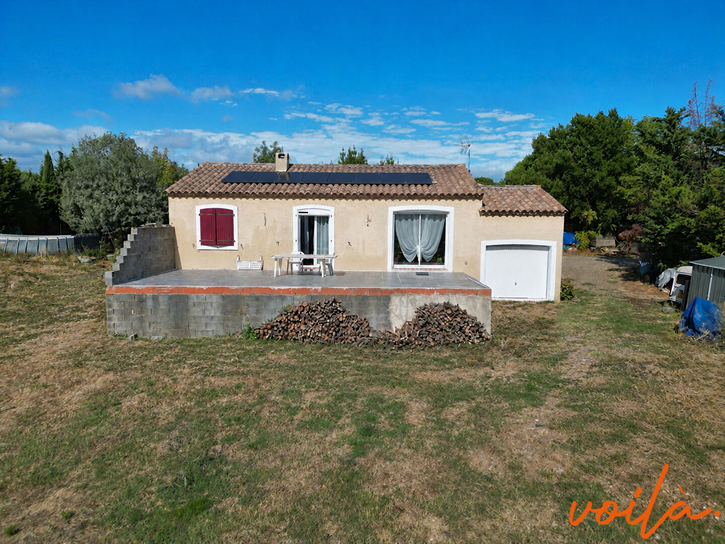 MAISON PLAIN PIEDS - 2 CHAMBRES- GARAGE - VASTE TERRAIN