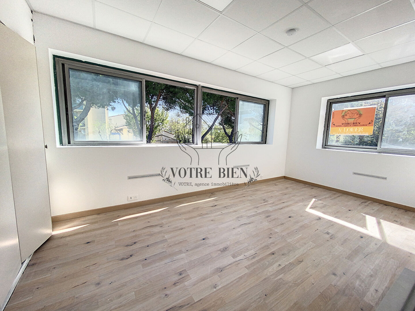 Photo À louer - locaux de 33 m² à Manosque image 2/6