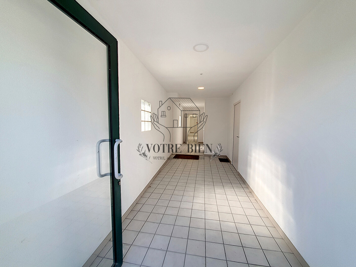 Photo À louer - locaux de 21 m² à Manosque image 3/6