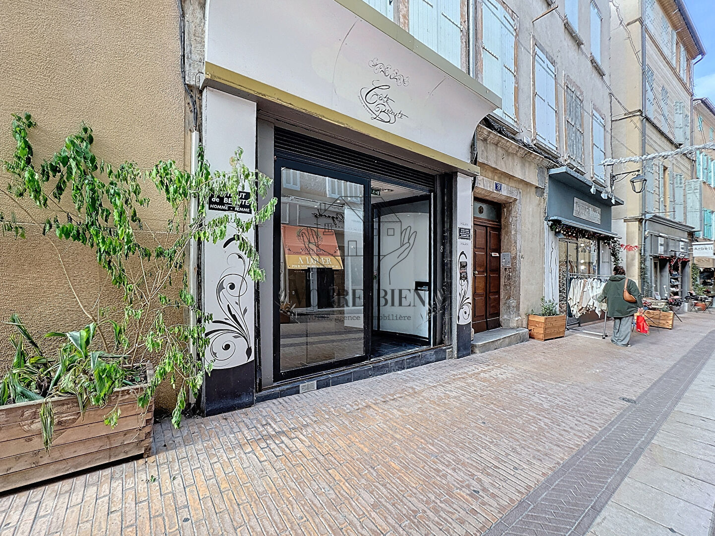 Photo Local commercial Manosque 67,41 m2 image 2/6