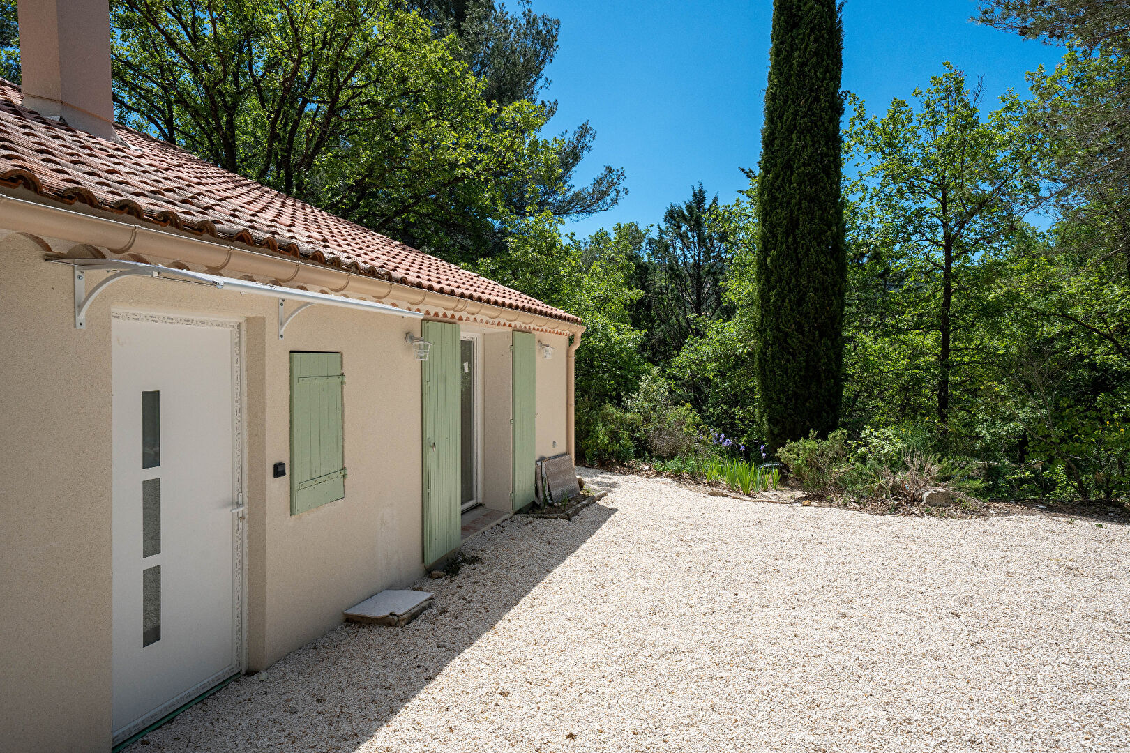 Photo Propriété d'exception à Simiane-Collongue 184 m² habitables sur plus de 14 000 m² de terrain naturel image 2/6
