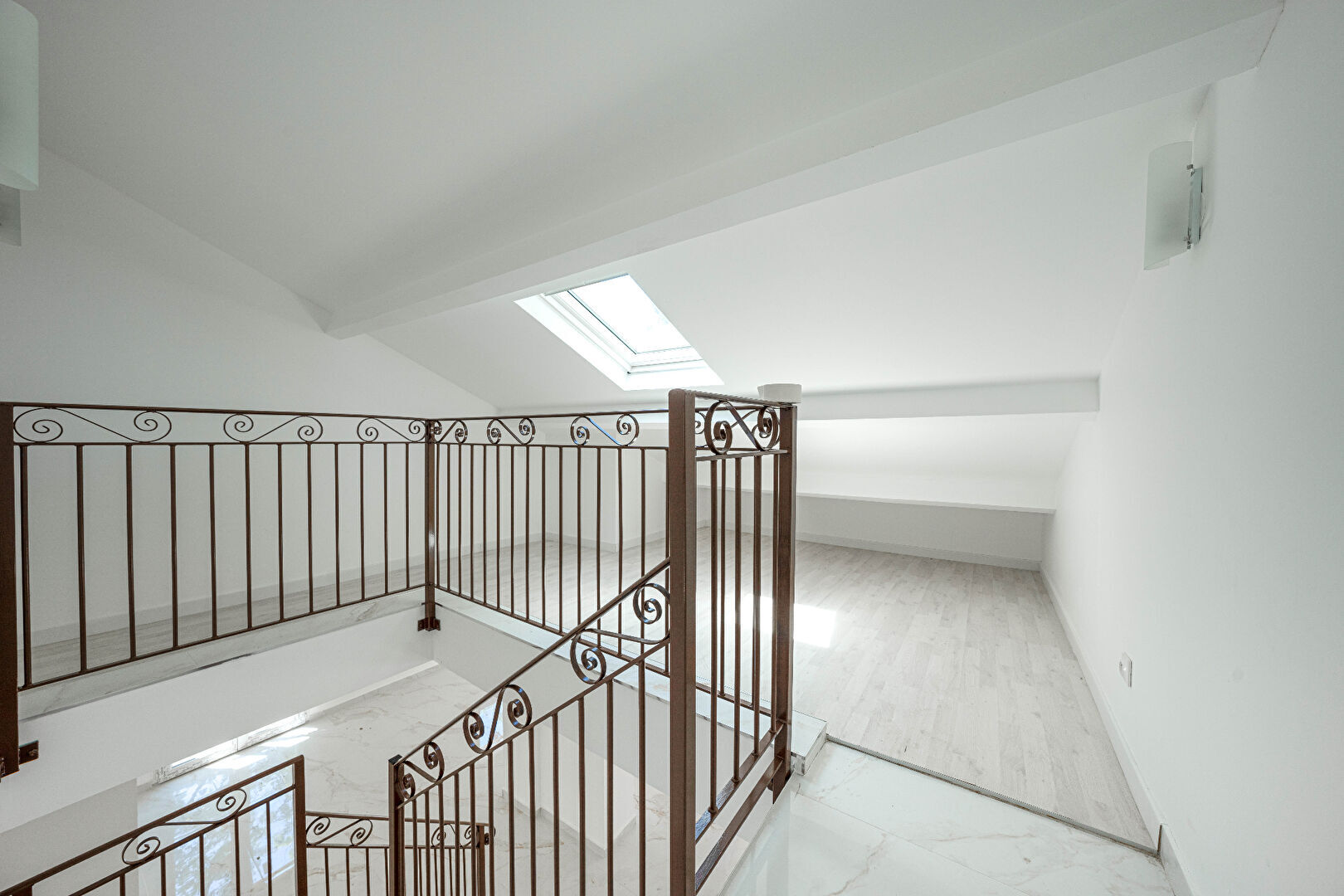 Photo Propriété d'exception à Simiane-Collongue 184 m² habitables sur plus de 14 000 m² de terrain naturel image 6/6